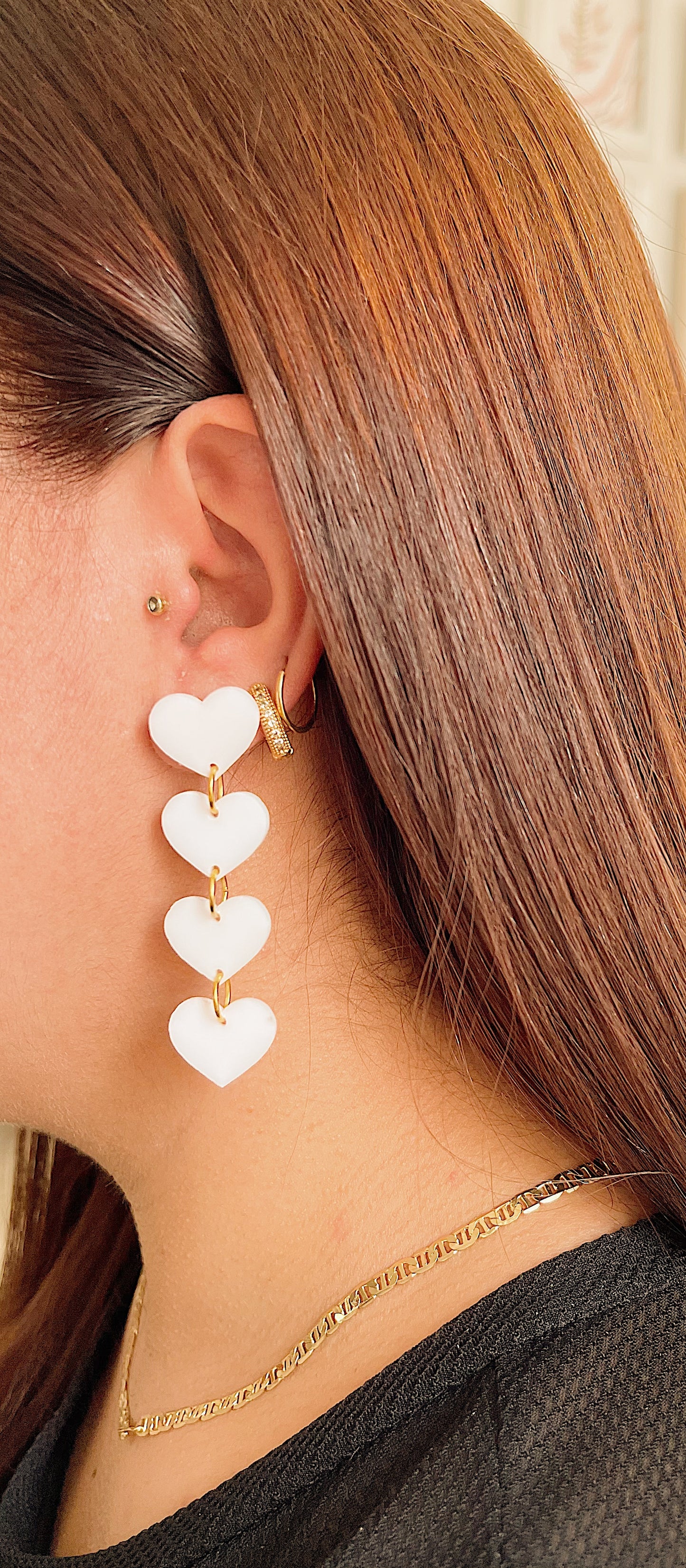 Aretes de 4 Corazónes - Blancos Largos - Acrilico