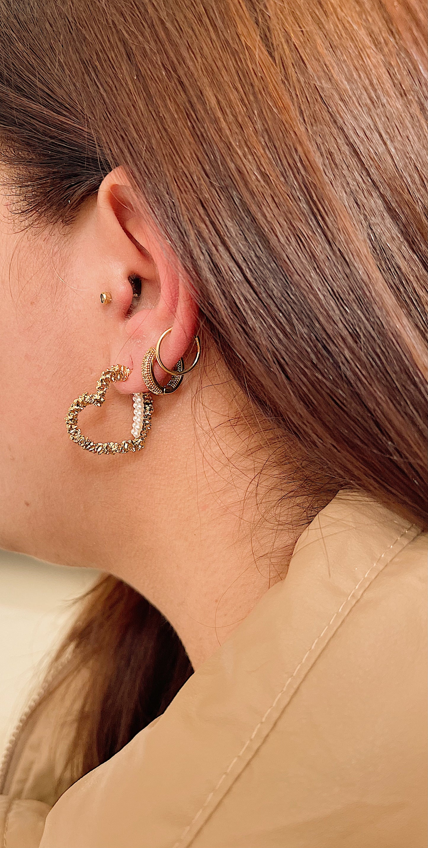 Aretes en Corazón - Dorado - Tipo Candonga
