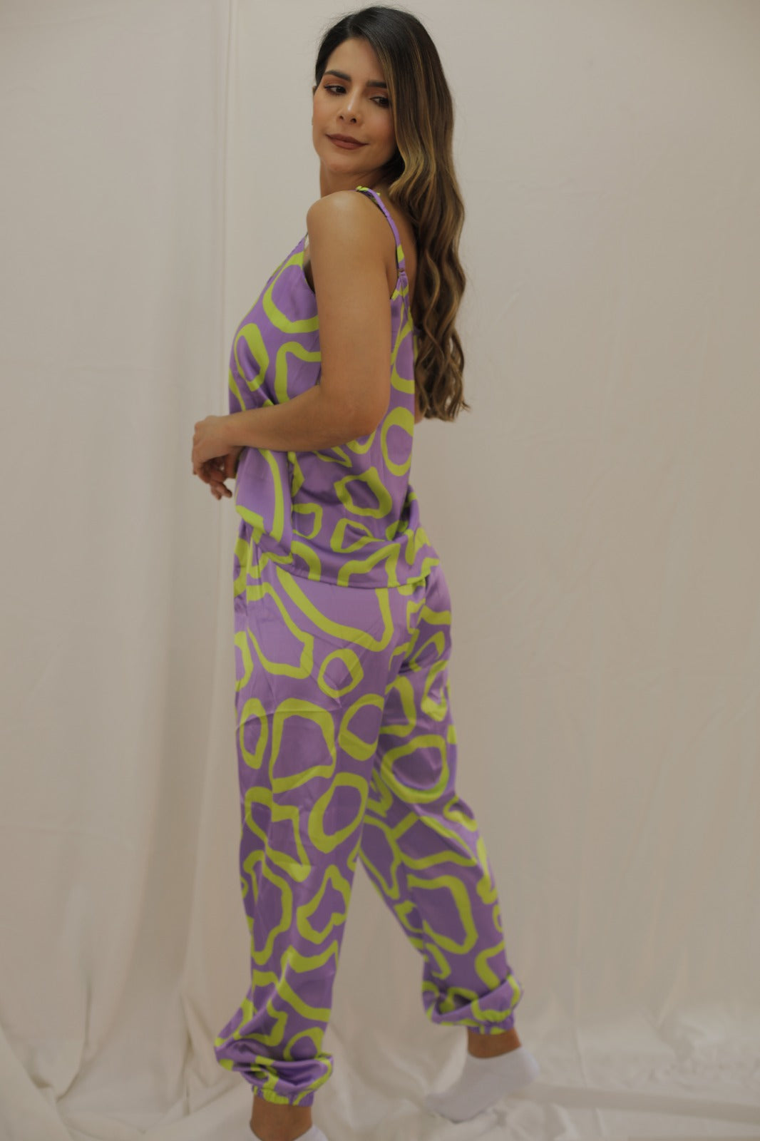 Pijama Blusa Tiras Ajustable - Pantalón Manga Larga Jogger