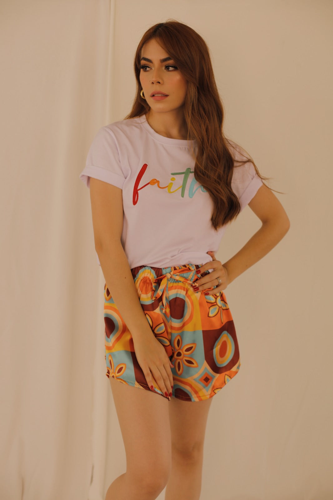 Pijama Camiseta Blanca Faith - Pantalon Corto Colores