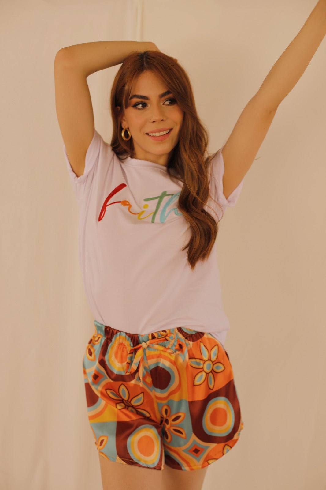 Pijama Camiseta Blanca Faith - Pantalon Corto Colores